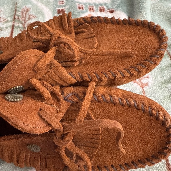 Minnetonka Brown Suede Moccasins - Picture 12 of 14